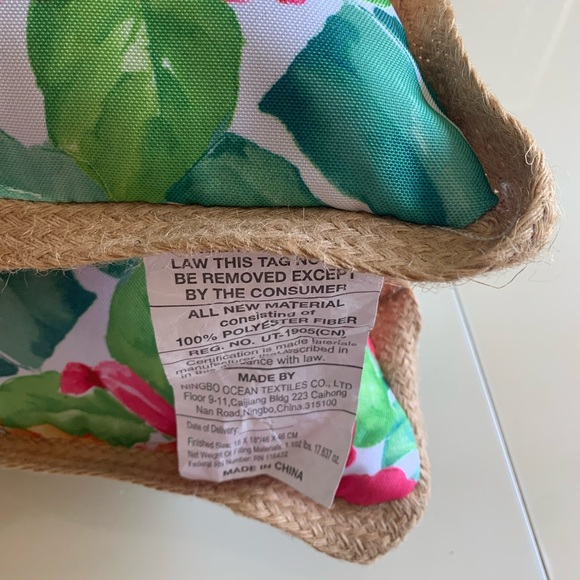 NWT- HOUSEFUL 2 PIECE SET PILLOW - Picture 3 of 11